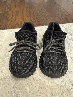 adidas Kids Black & Gray Knit Lace-Up Sneakers